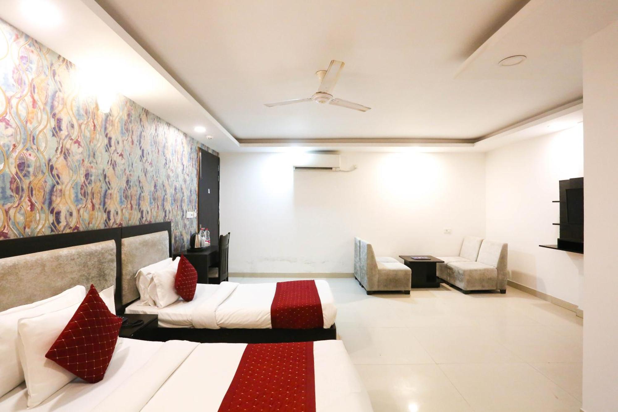 Hotel Aashiyana Nueva Delhi Exterior foto