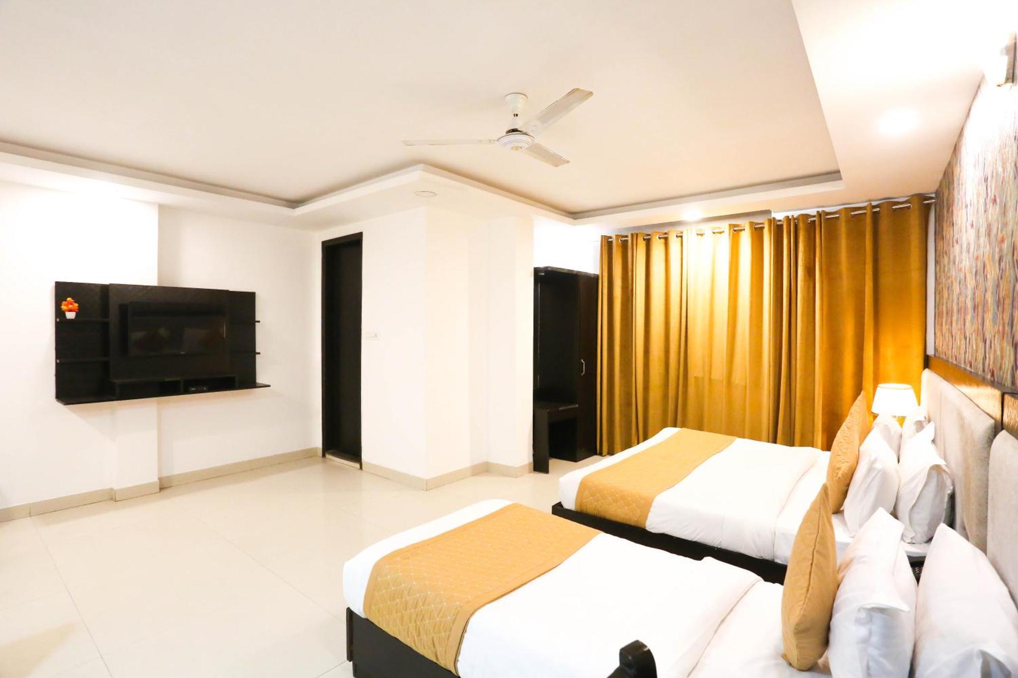 Hotel Aashiyana Nueva Delhi Exterior foto