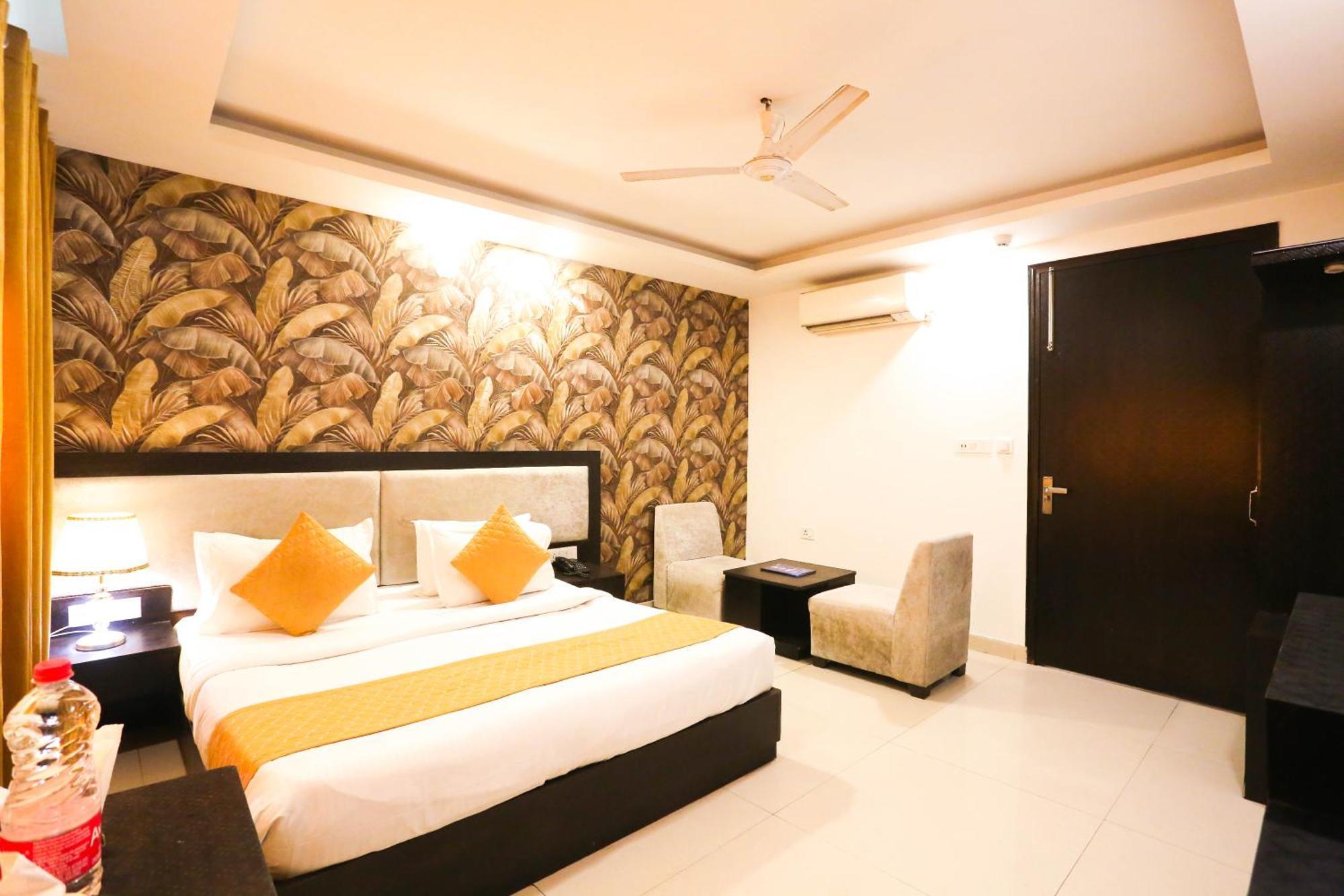 Hotel Aashiyana Nueva Delhi Exterior foto